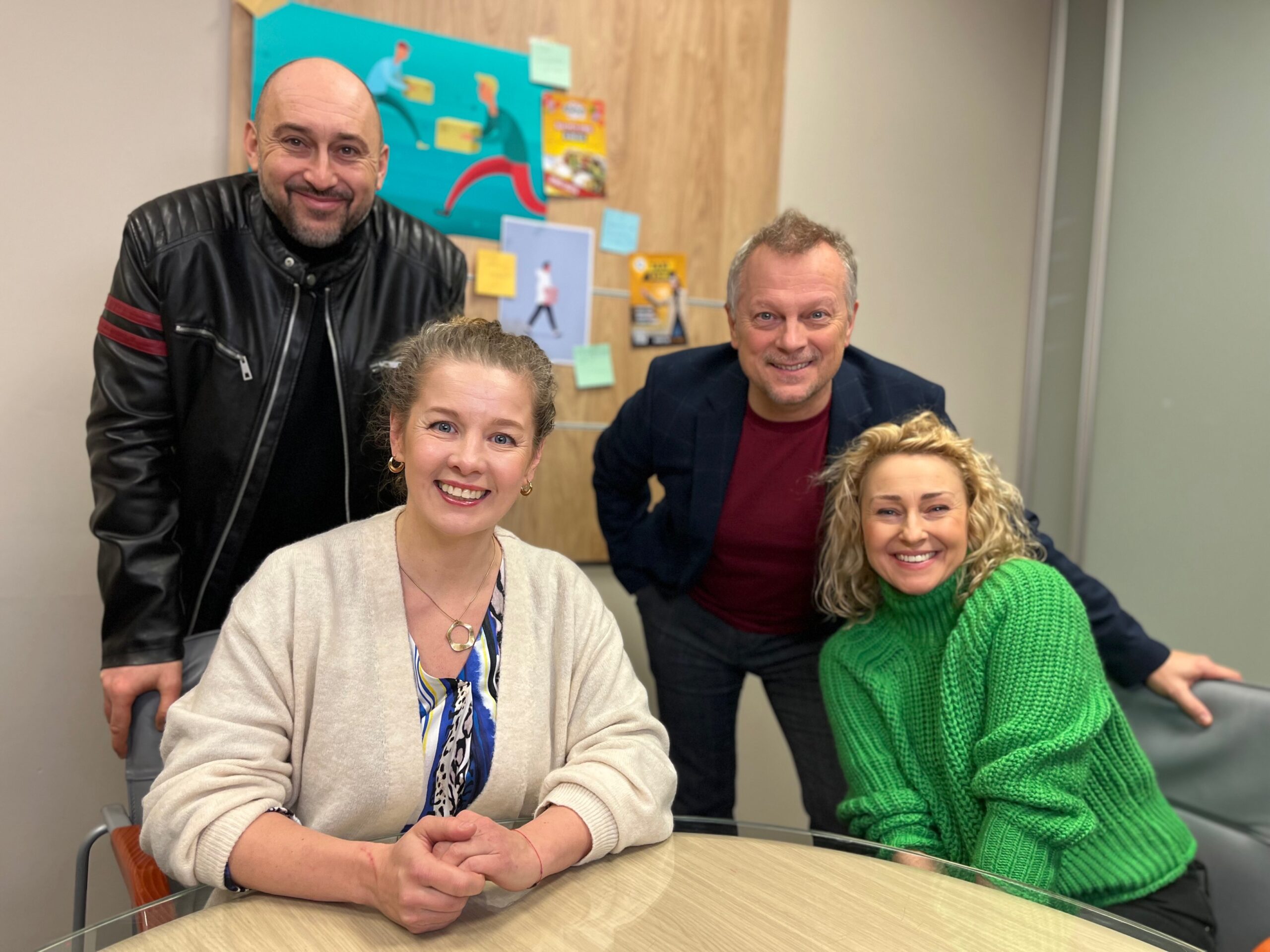 Serial KURIERZY Od Lewej Piotr Miazga Anna Powierza Piotr Szwedes Anna Błaut